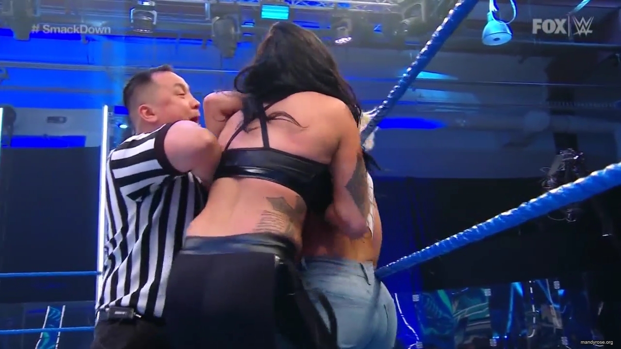 WWE_Friday_Night_SmackDown_2020_08_07_720p_HDTV_x264-NWCHD_mp40059.jpg
