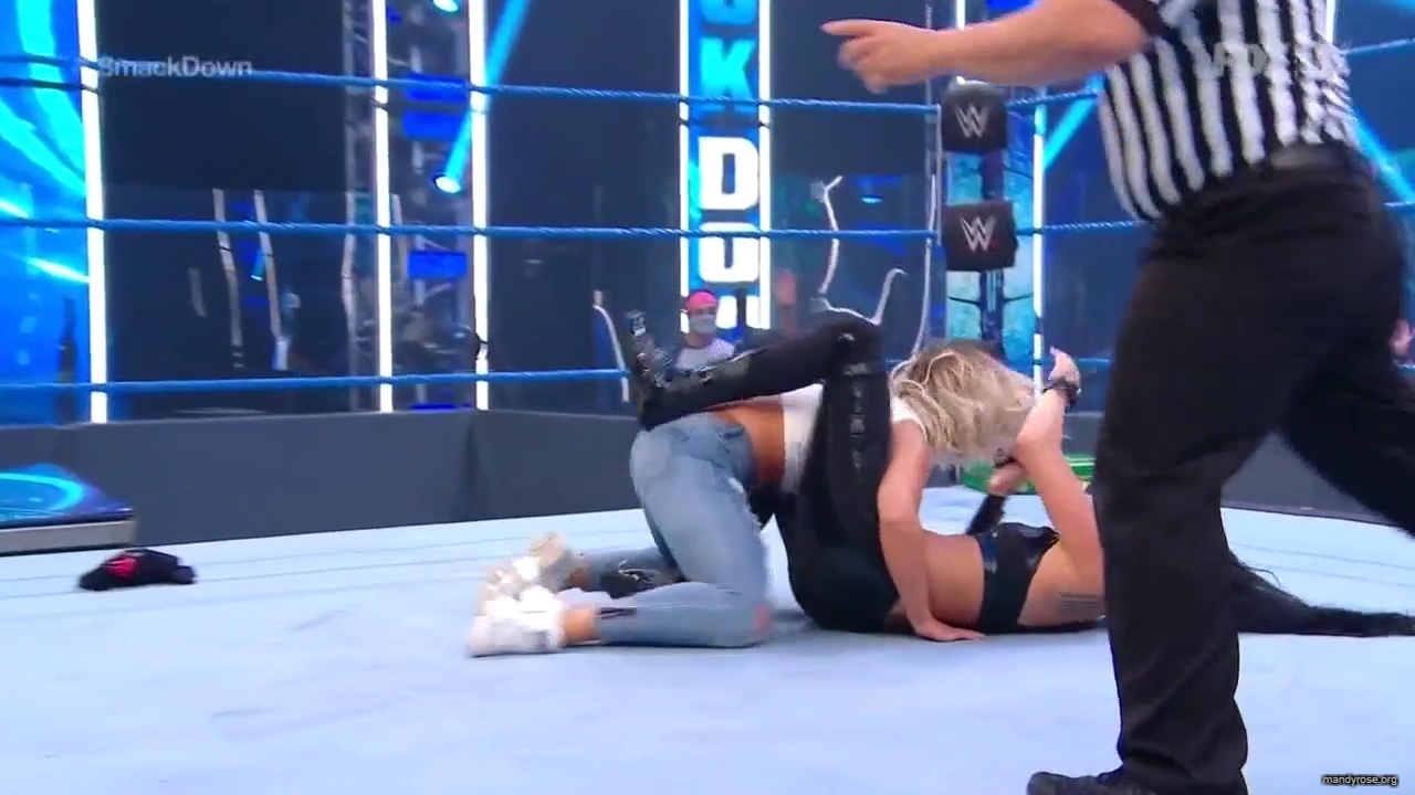 WWE_Friday_Night_SmackDown_2020_08_07_720p_HDTV_x264-NWCHD_mp40063.jpg