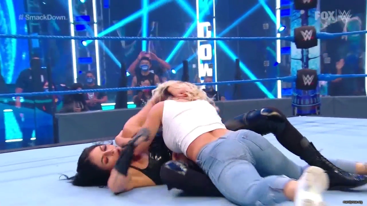 WWE_Friday_Night_SmackDown_2020_08_07_720p_HDTV_x264-NWCHD_mp40066.jpg
