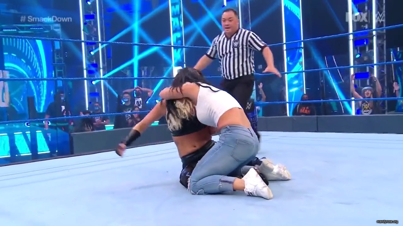 WWE_Friday_Night_SmackDown_2020_08_07_720p_HDTV_x264-NWCHD_mp40069.jpg