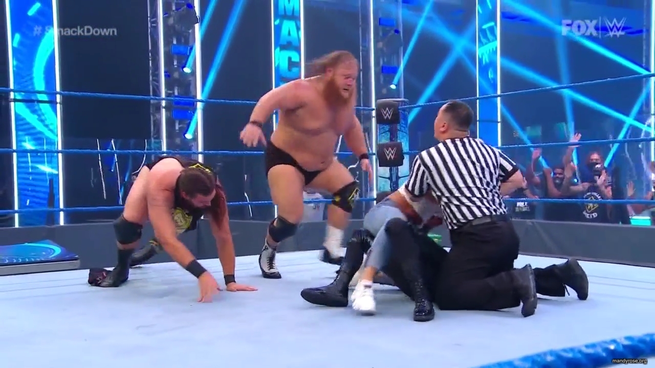 WWE_Friday_Night_SmackDown_2020_08_07_720p_HDTV_x264-NWCHD_mp40071.jpg