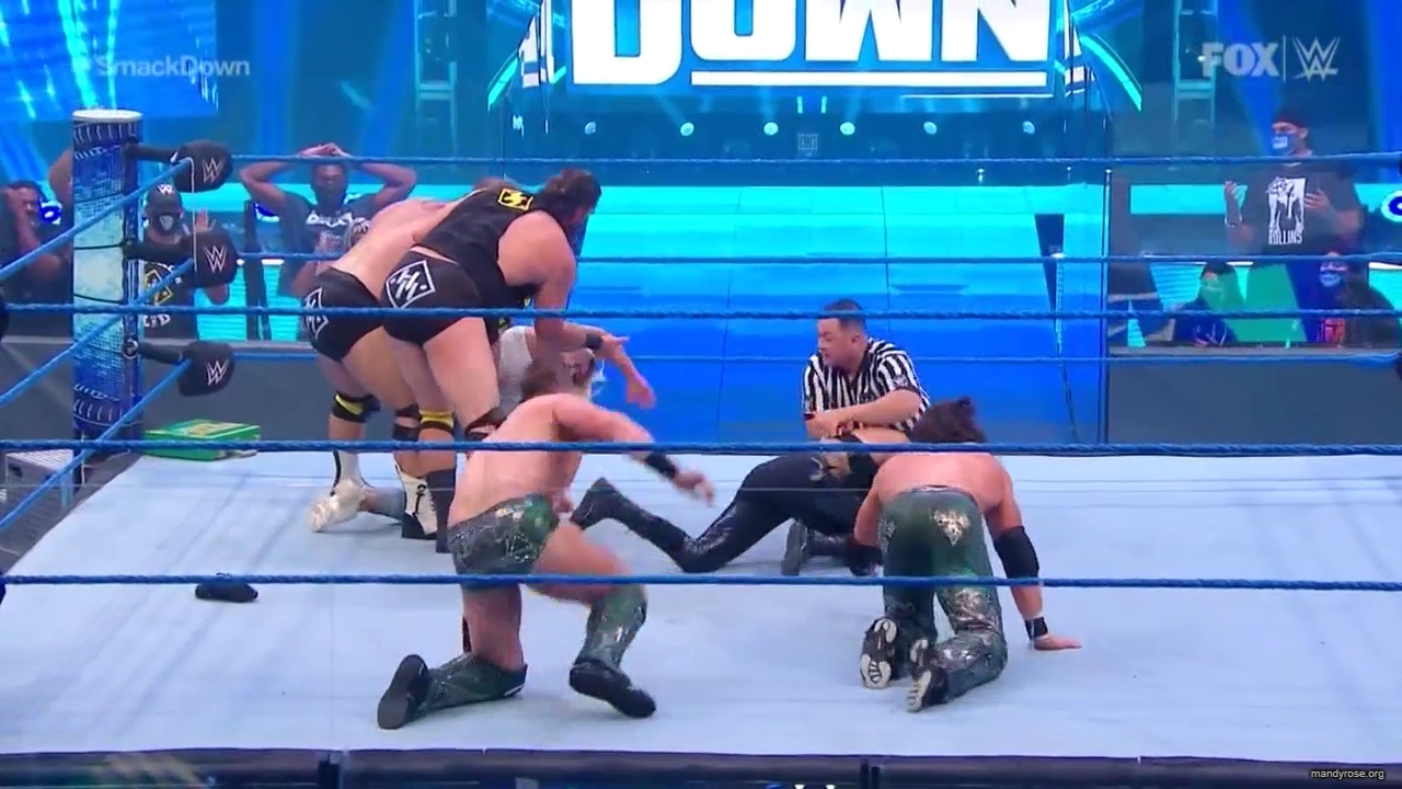 WWE_Friday_Night_SmackDown_2020_08_07_720p_HDTV_x264-NWCHD_mp40074.jpg