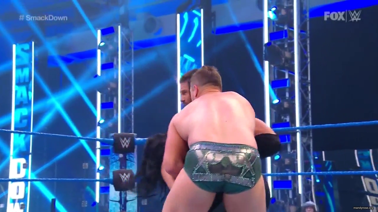WWE_Friday_Night_SmackDown_2020_08_07_720p_HDTV_x264-NWCHD_mp40077.jpg