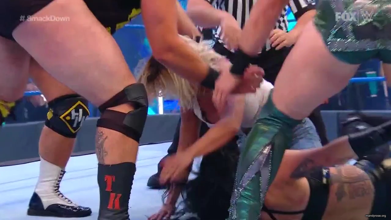 WWE_Friday_Night_SmackDown_2020_08_07_720p_HDTV_x264-NWCHD_mp40083.jpg