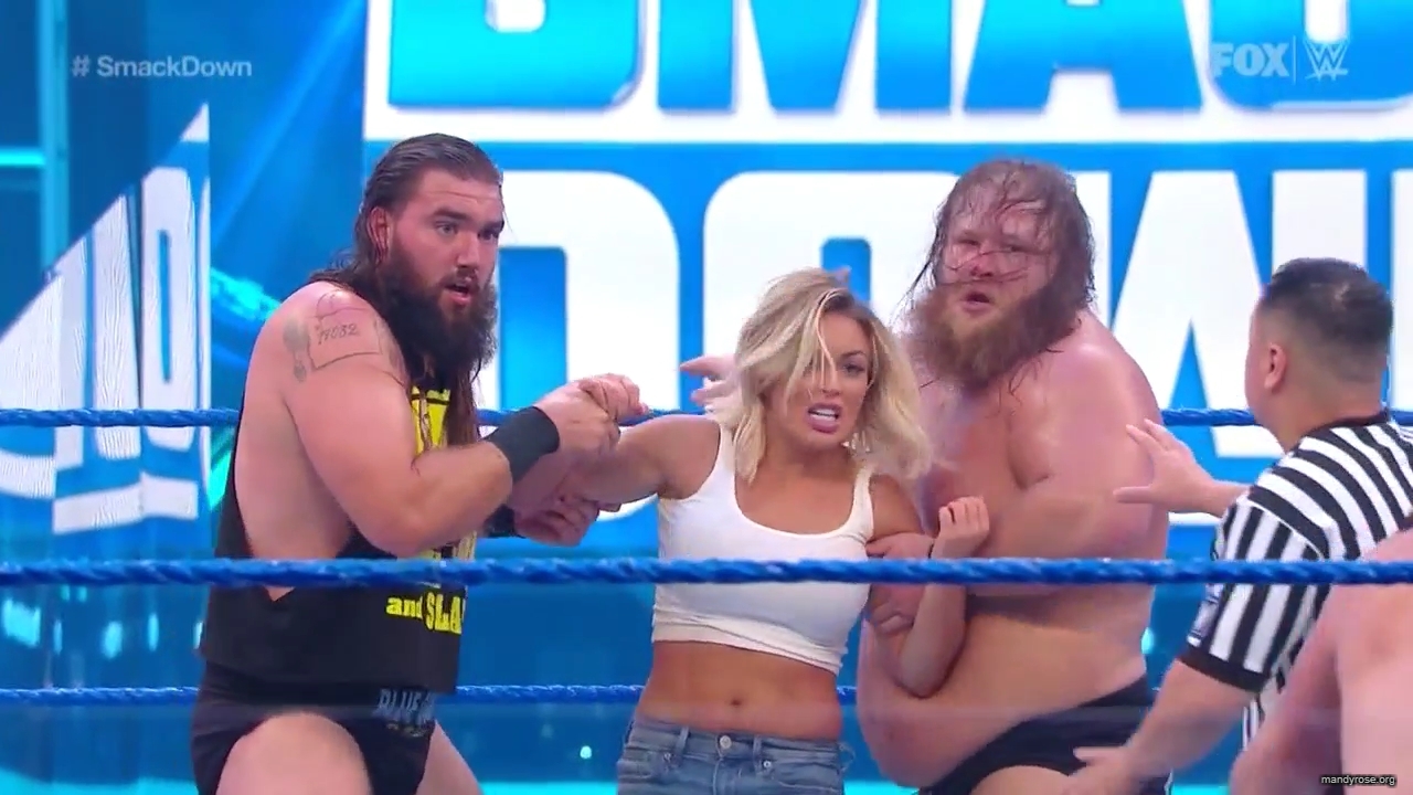 WWE_Friday_Night_SmackDown_2020_08_07_720p_HDTV_x264-NWCHD_mp40091.jpg