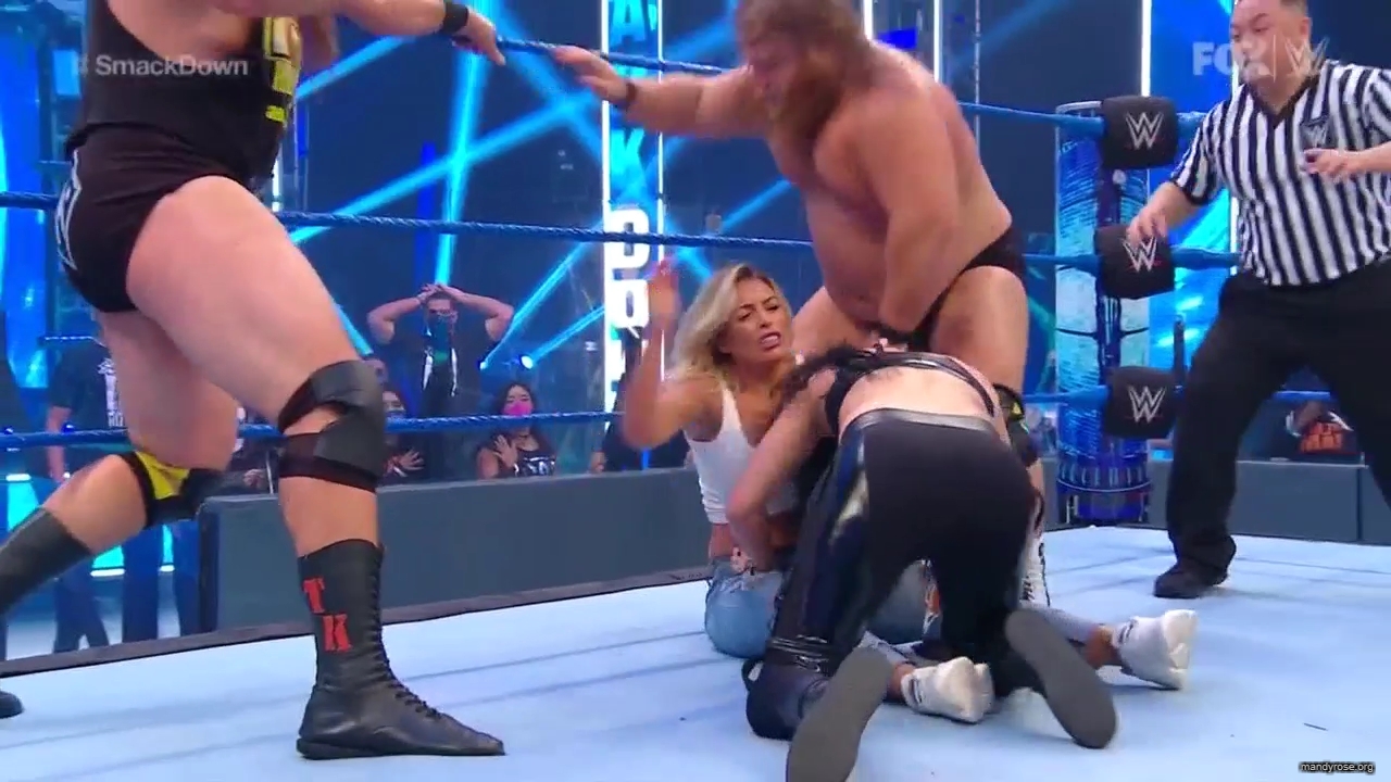 WWE_Friday_Night_SmackDown_2020_08_07_720p_HDTV_x264-NWCHD_mp40094.jpg