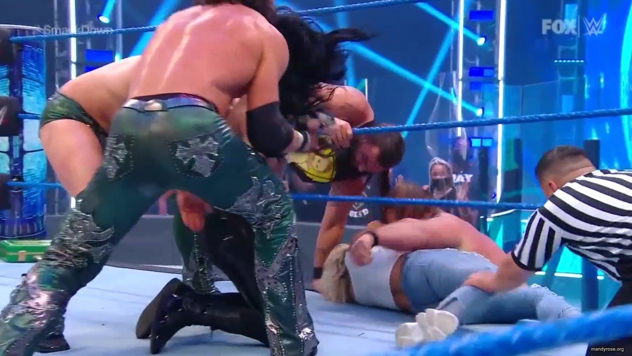 WWE_Friday_Night_SmackDown_2020_08_07_720p_HDTV_x264-NWCHD_mp40098.jpg
