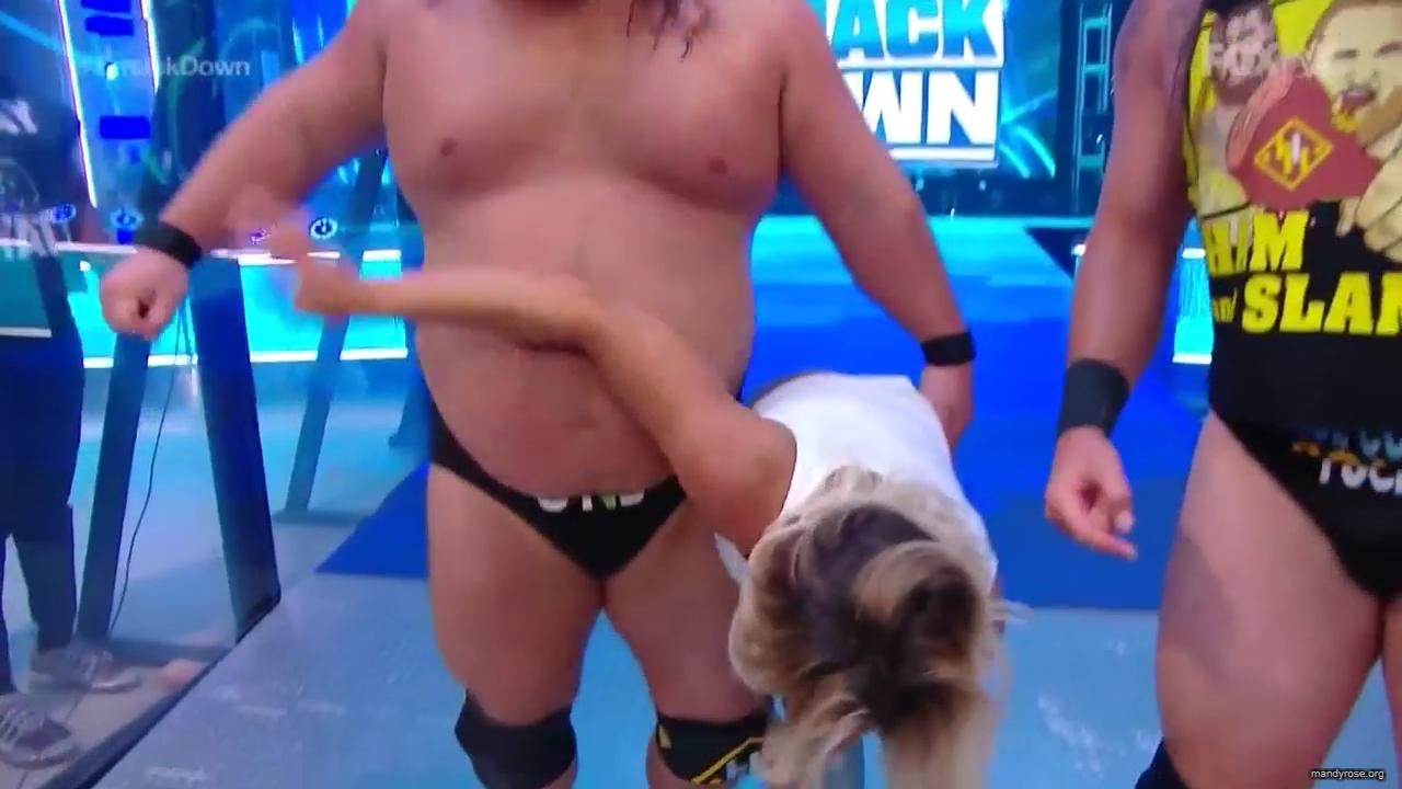 WWE_Friday_Night_SmackDown_2020_08_07_720p_HDTV_x264-NWCHD_mp40104.jpg