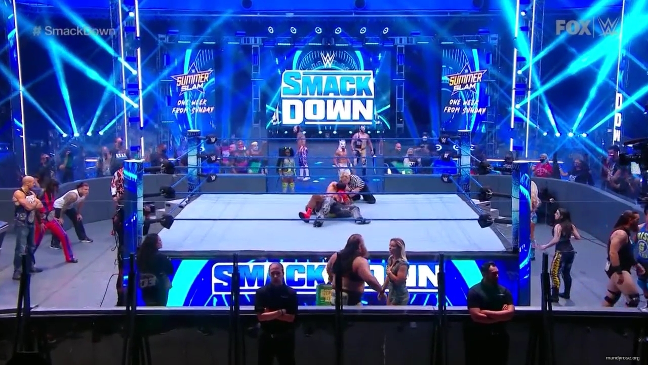 WWE_Friday_Night_SmackDown_2020_08_14_720p_HDTV_x264-NWCHD_mp40176.jpg