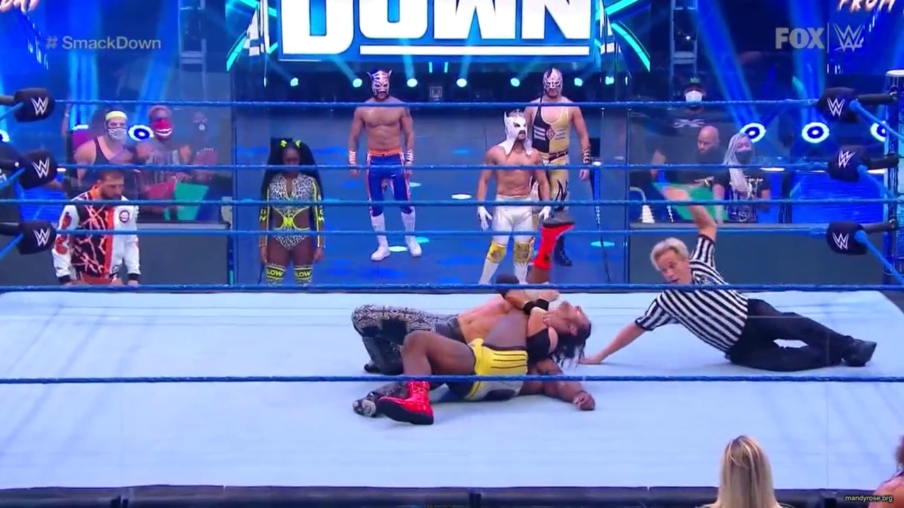 WWE_Friday_Night_SmackDown_2020_08_14_720p_HDTV_x264-NWCHD_mp40271.jpg