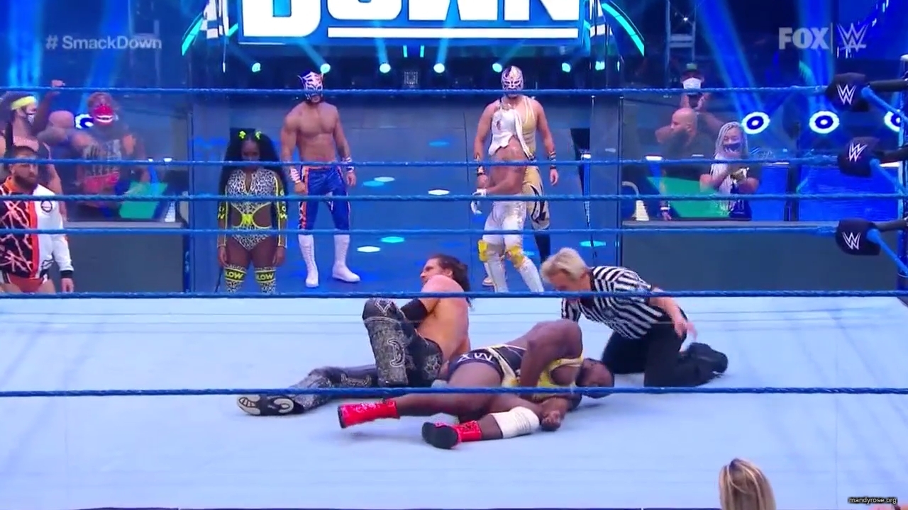 WWE_Friday_Night_SmackDown_2020_08_14_720p_HDTV_x264-NWCHD_mp40273.jpg