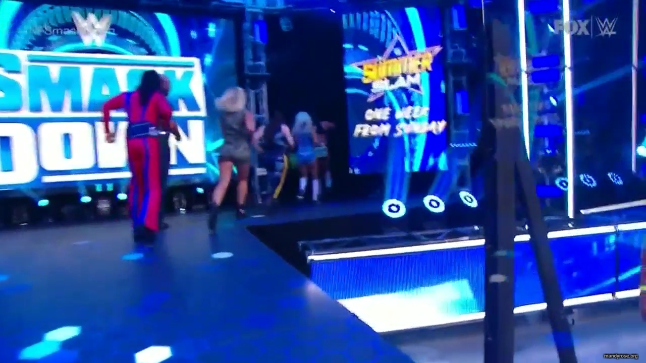 WWE_Friday_Night_SmackDown_2020_08_14_720p_HDTV_x264-NWCHD_mp40291.jpg