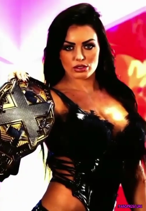 WWE_Friday_Night_SmackDown_2021_12_24_1080p_HDTV_x264-NWCHD_mp40006.jpg
