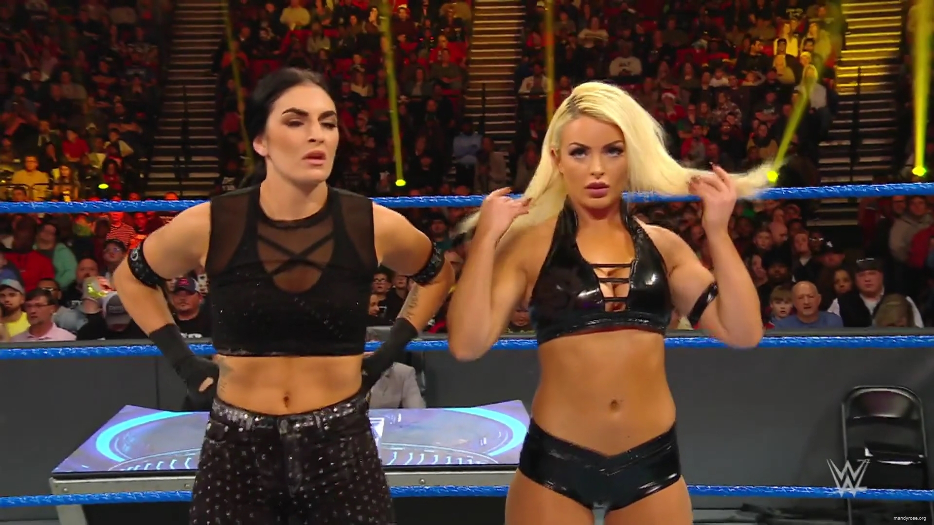 WWE_Friday_Night_Smackdown_2019_11_29_1080p_HDTV_x264-ACES_mkv0007.jpg