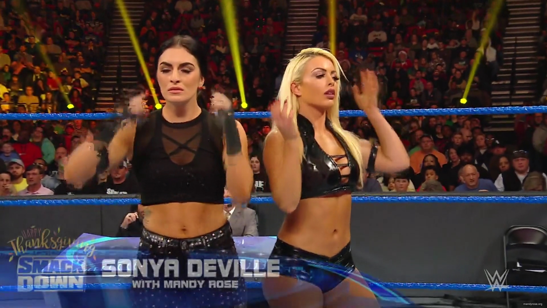 WWE_Friday_Night_Smackdown_2019_11_29_1080p_HDTV_x264-ACES_mkv0008.jpg