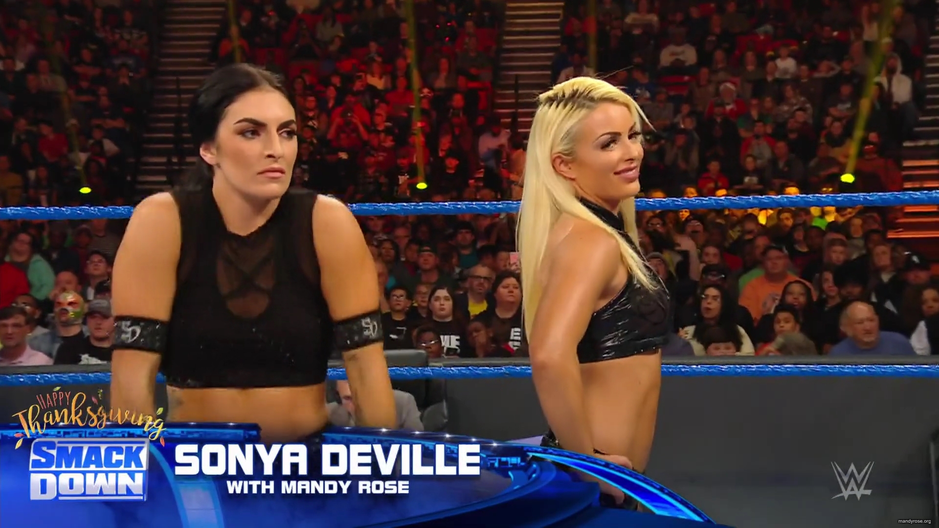WWE_Friday_Night_Smackdown_2019_11_29_1080p_HDTV_x264-ACES_mkv0010.jpg