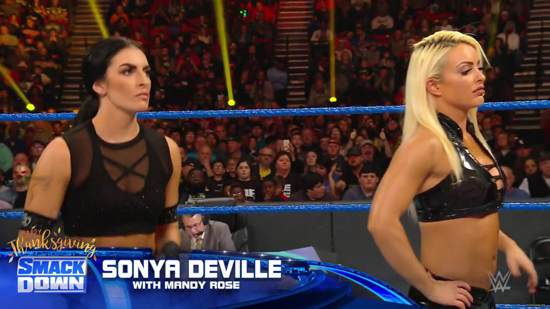 WWE_Friday_Night_Smackdown_2019_11_29_1080p_HDTV_x264-ACES_mkv0012.jpg