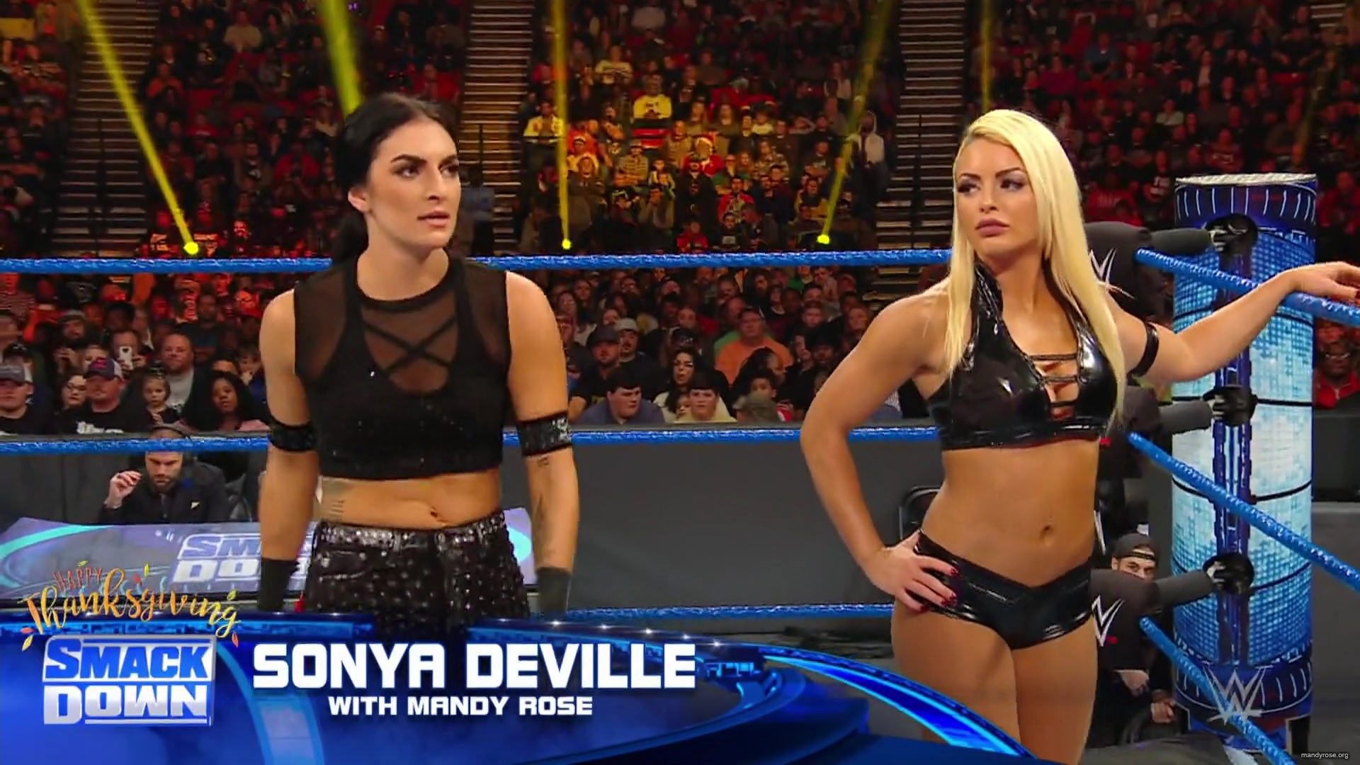 WWE_Friday_Night_Smackdown_2019_11_29_1080p_HDTV_x264-ACES_mkv0015.jpg
