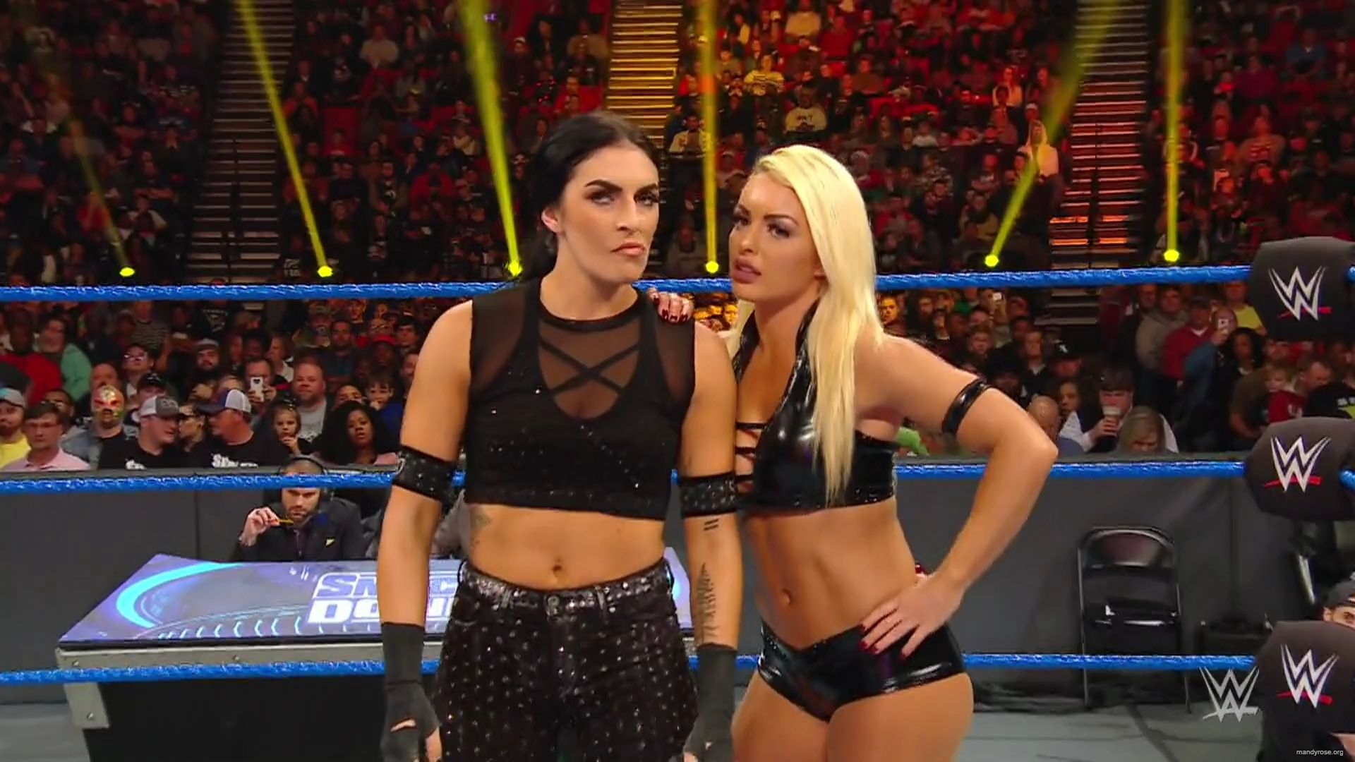 WWE_Friday_Night_Smackdown_2019_11_29_1080p_HDTV_x264-ACES_mkv0018.jpg