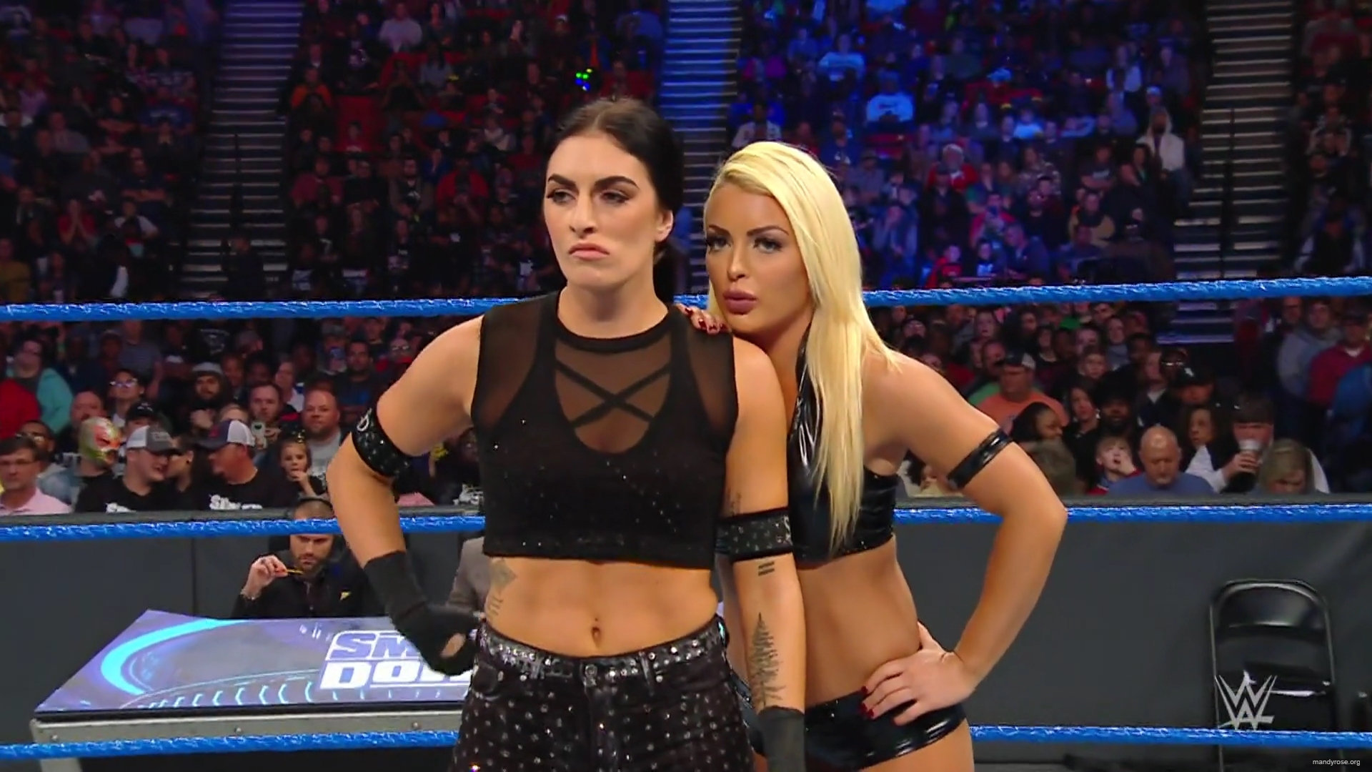 WWE_Friday_Night_Smackdown_2019_11_29_1080p_HDTV_x264-ACES_mkv0019.jpg