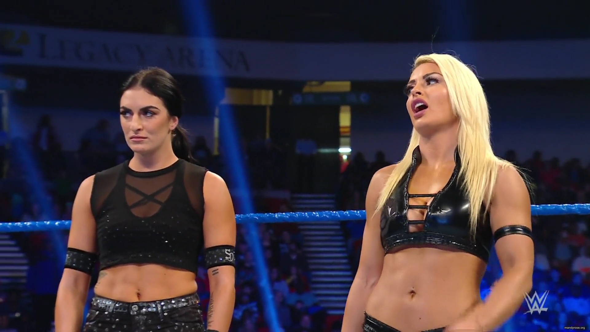 WWE_Friday_Night_Smackdown_2019_11_29_1080p_HDTV_x264-ACES_mkv0082.jpg