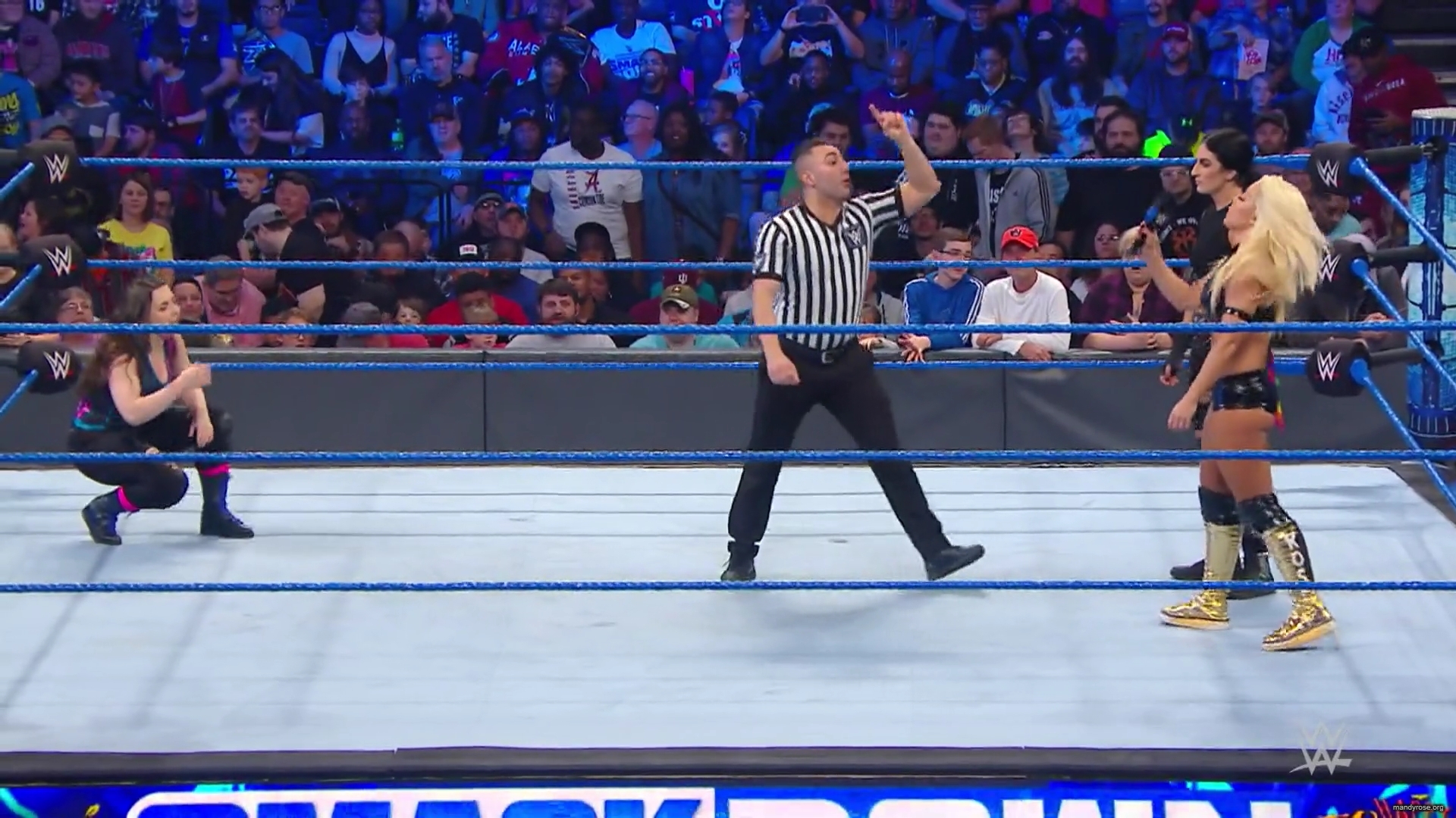 WWE_Friday_Night_Smackdown_2019_11_29_1080p_HDTV_x264-ACES_mkv0087.jpg