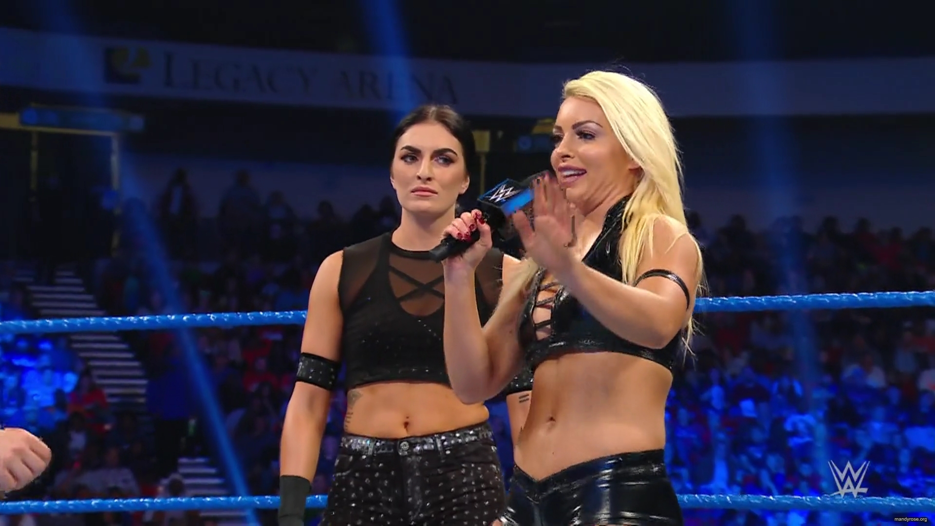 WWE_Friday_Night_Smackdown_2019_11_29_1080p_HDTV_x264-ACES_mkv0089.jpg