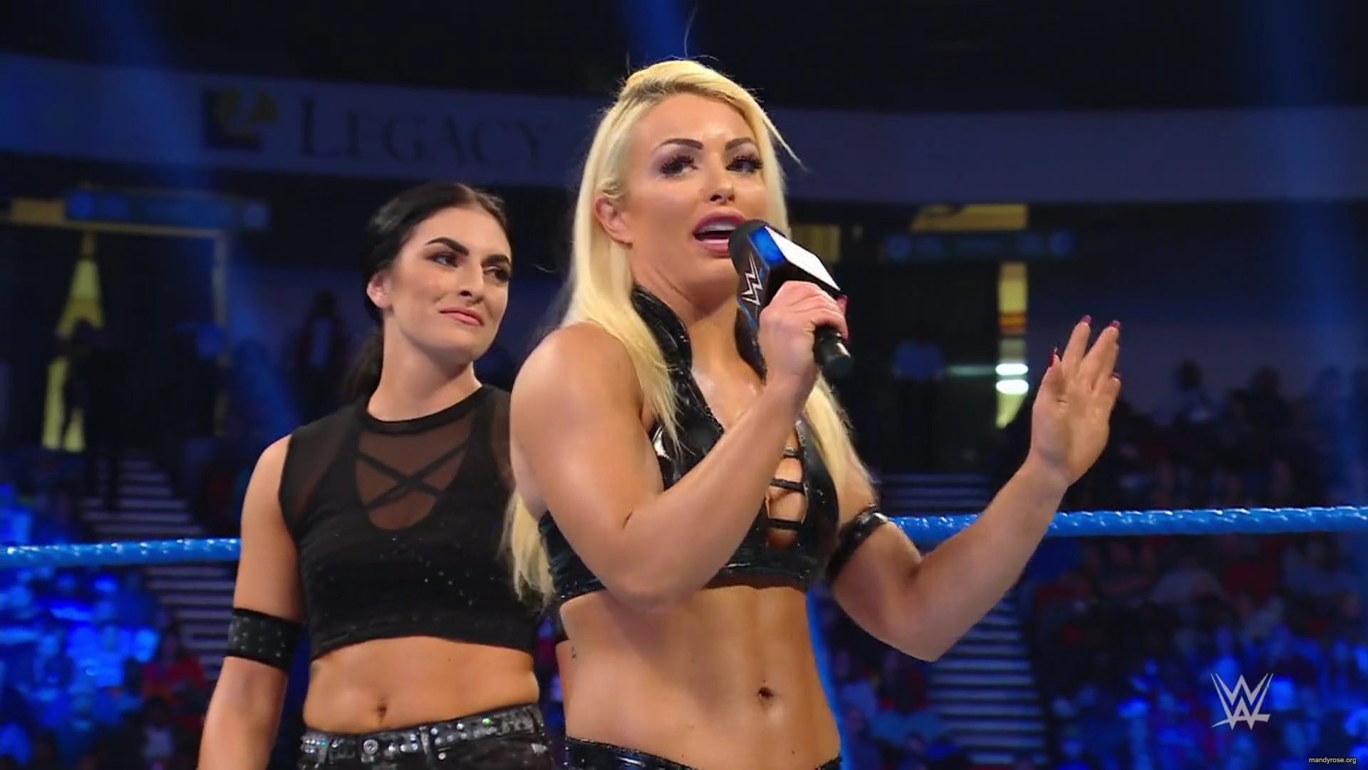 WWE_Friday_Night_Smackdown_2019_11_29_1080p_HDTV_x264-ACES_mkv0091.jpg