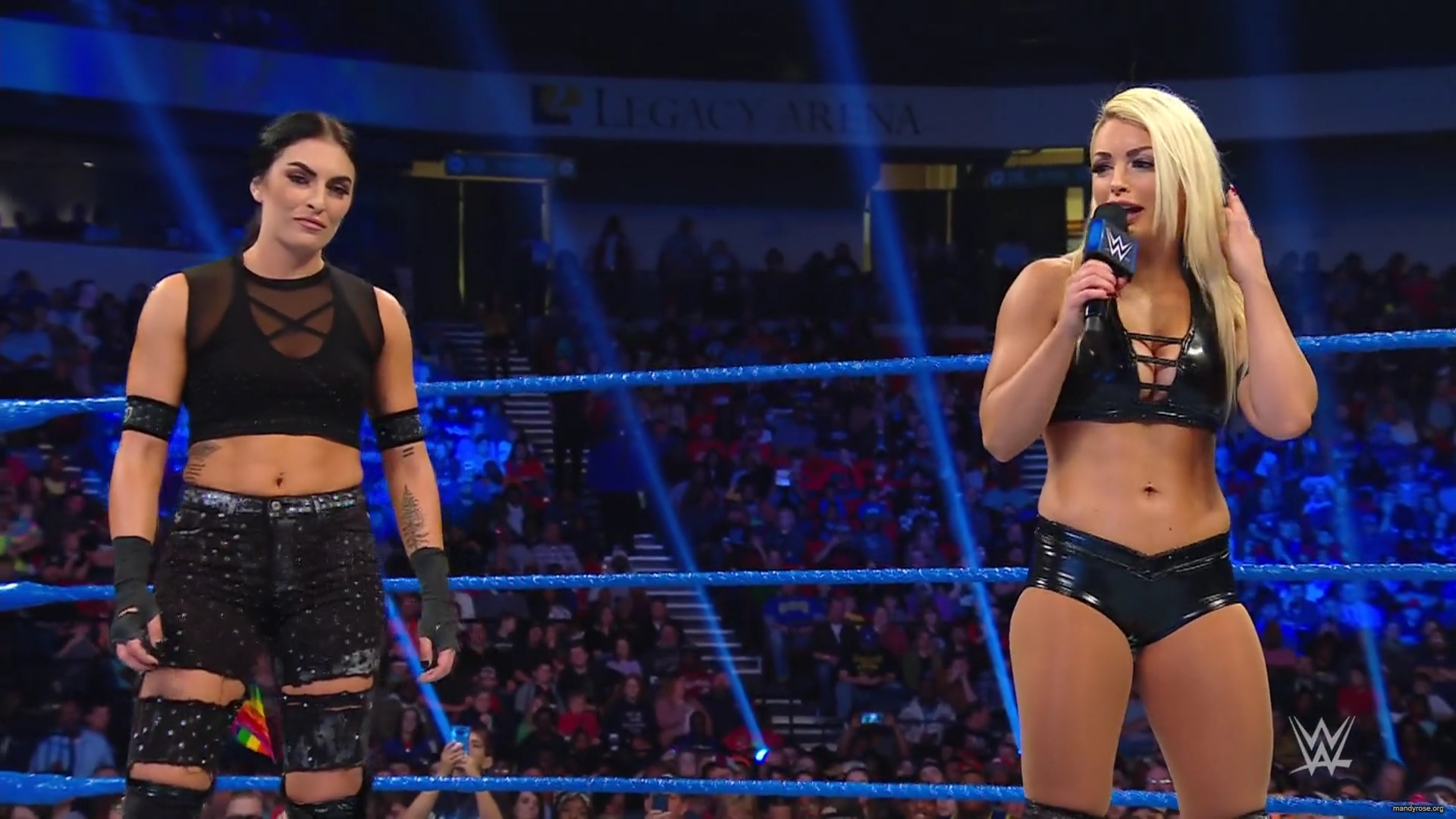 WWE_Friday_Night_Smackdown_2019_11_29_1080p_HDTV_x264-ACES_mkv0102.jpg
