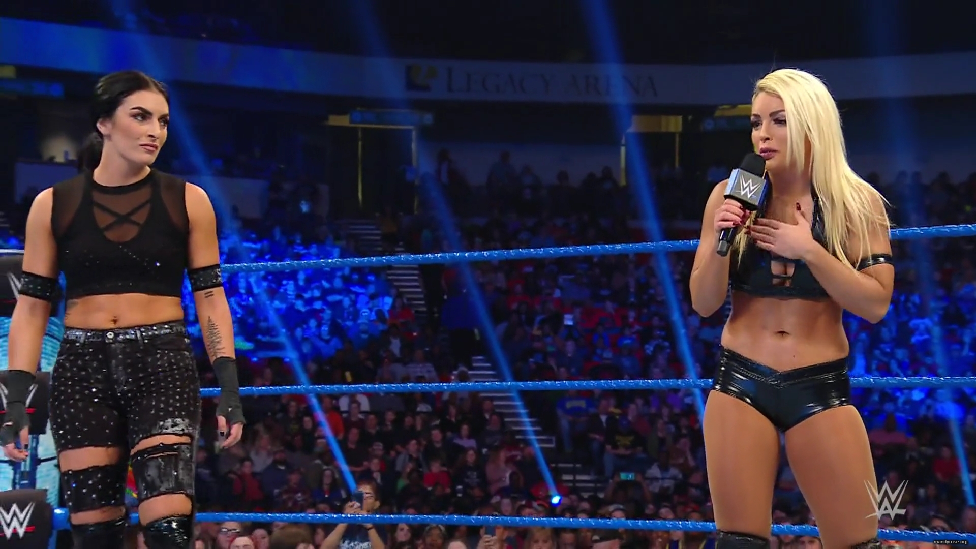 WWE_Friday_Night_Smackdown_2019_11_29_1080p_HDTV_x264-ACES_mkv0103.jpg
