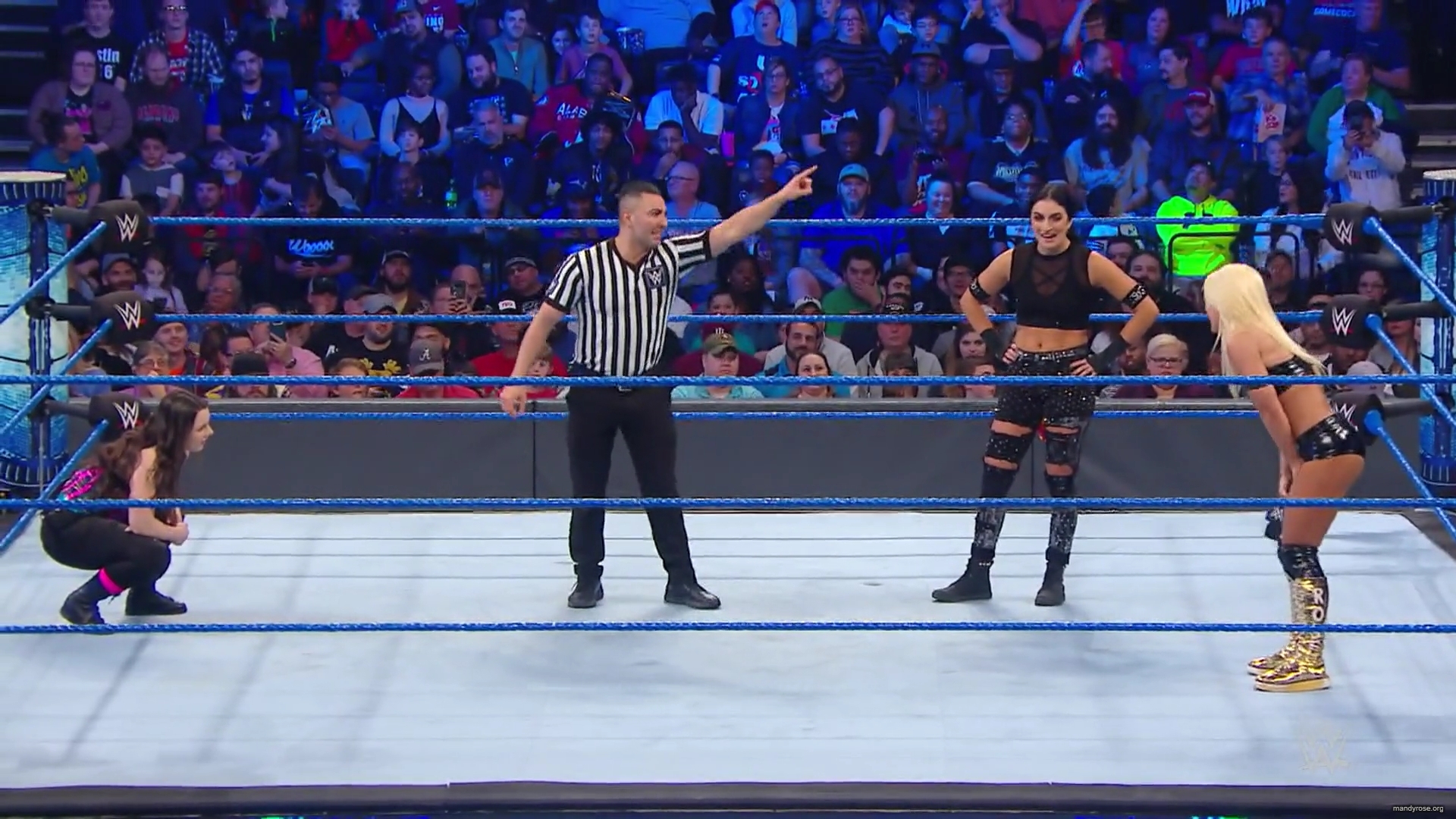 WWE_Friday_Night_Smackdown_2019_11_29_1080p_HDTV_x264-ACES_mkv0113.jpg