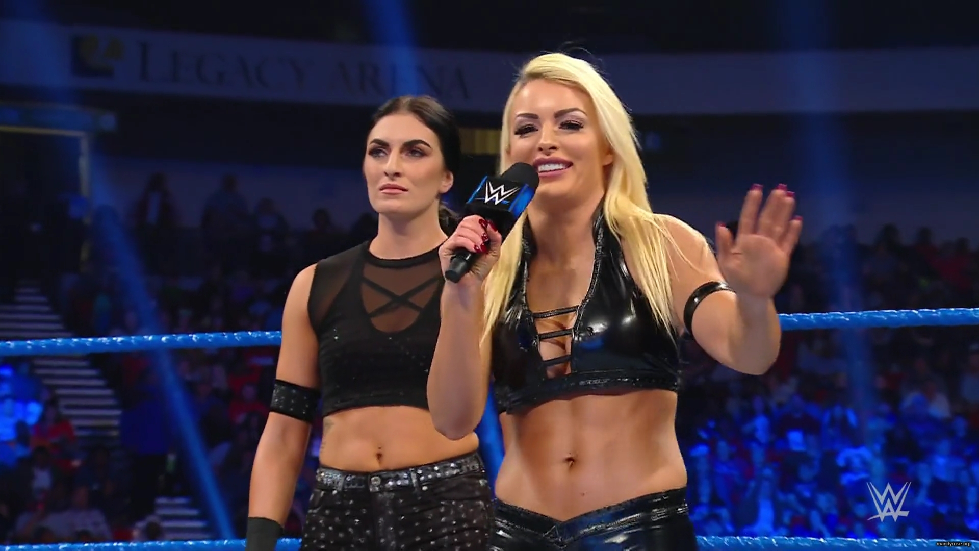 WWE_Friday_Night_Smackdown_2019_11_29_1080p_HDTV_x264-ACES_mkv0149.jpg