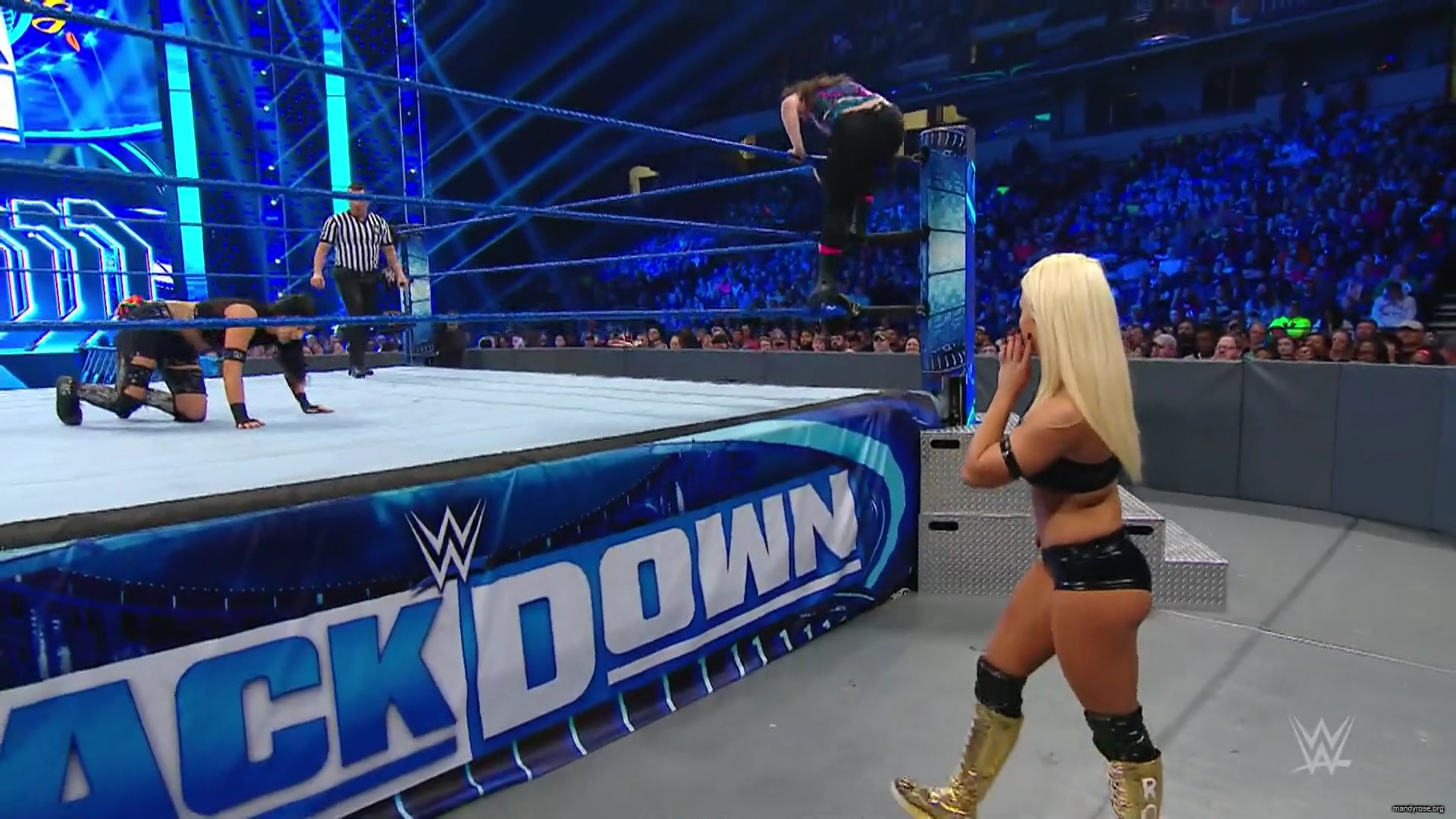 WWE_Friday_Night_Smackdown_2019_11_29_1080p_HDTV_x264-ACES_mkv0168.jpg