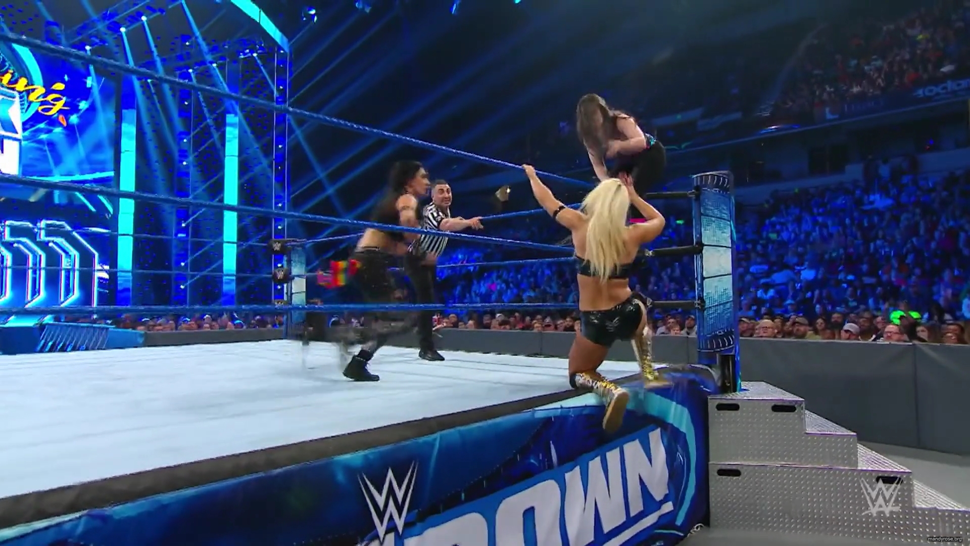 WWE_Friday_Night_Smackdown_2019_11_29_1080p_HDTV_x264-ACES_mkv0172.jpg