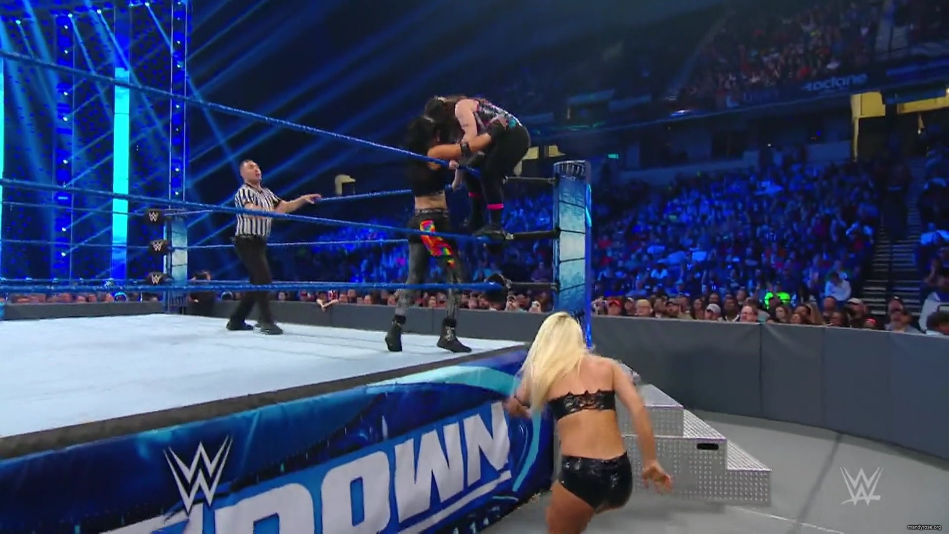 WWE_Friday_Night_Smackdown_2019_11_29_1080p_HDTV_x264-ACES_mkv0173.jpg