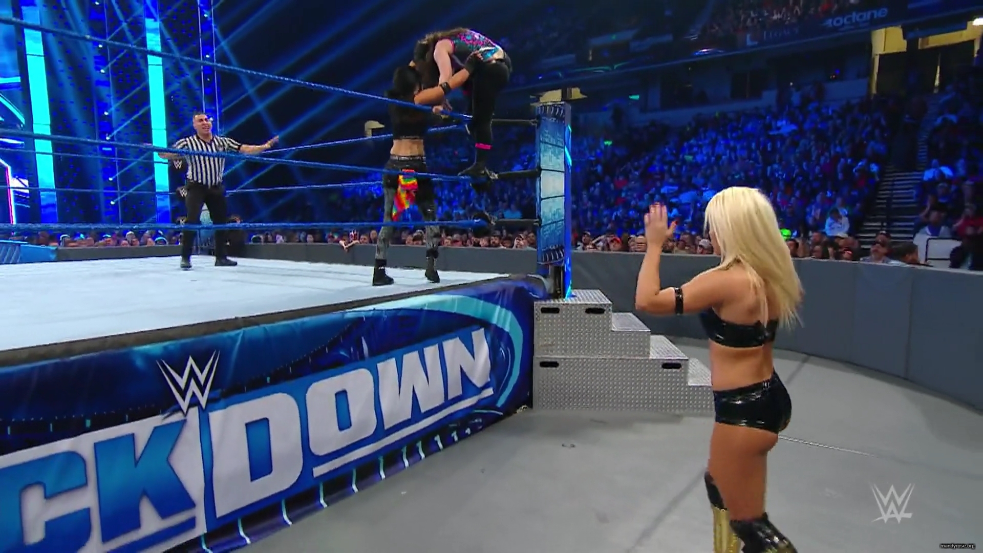 WWE_Friday_Night_Smackdown_2019_11_29_1080p_HDTV_x264-ACES_mkv0174.jpg