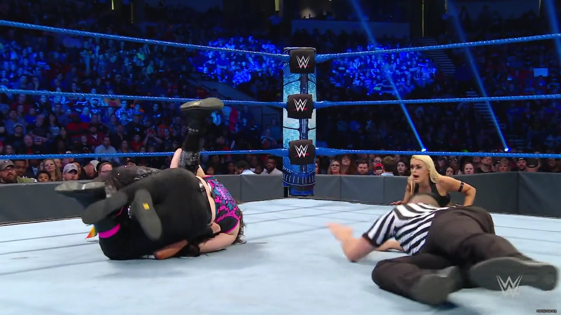 WWE_Friday_Night_Smackdown_2019_11_29_1080p_HDTV_x264-ACES_mkv0185.jpg