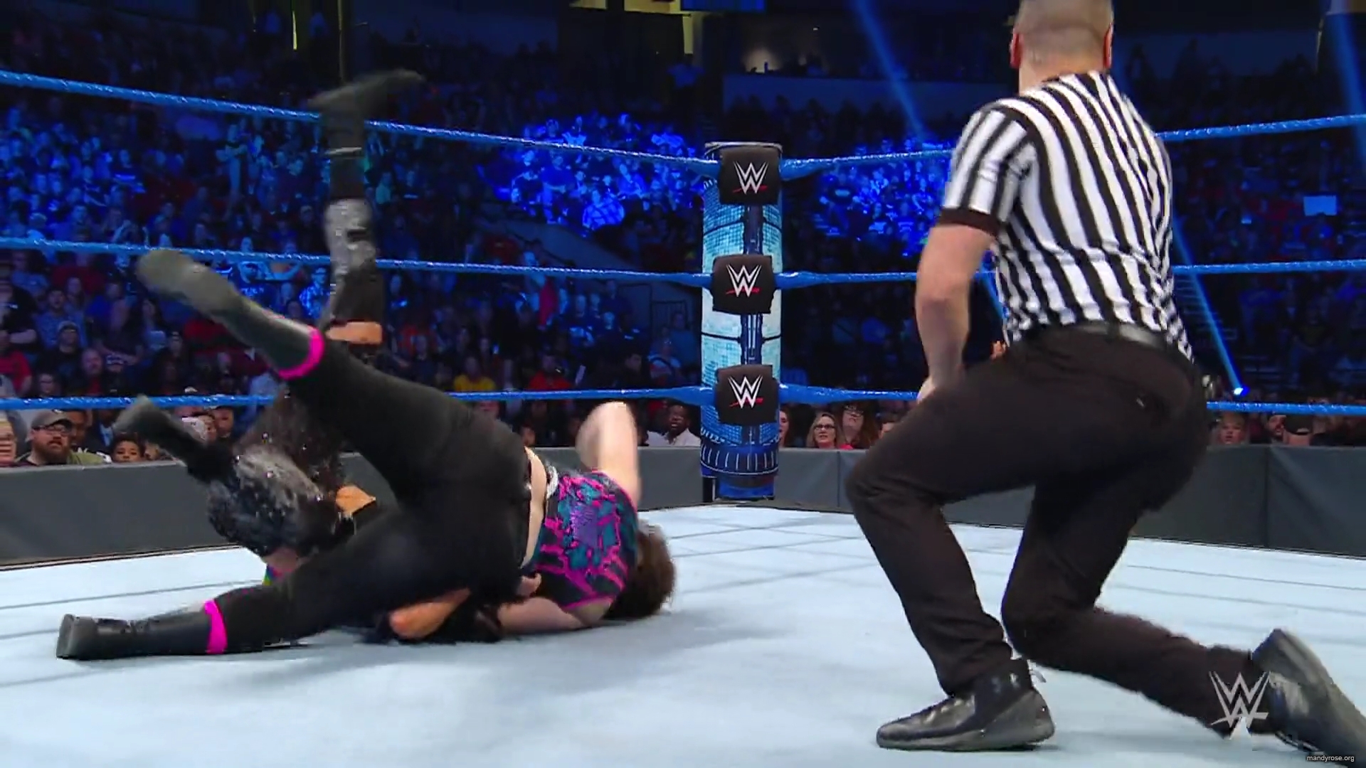 WWE_Friday_Night_Smackdown_2019_11_29_1080p_HDTV_x264-ACES_mkv0186.jpg