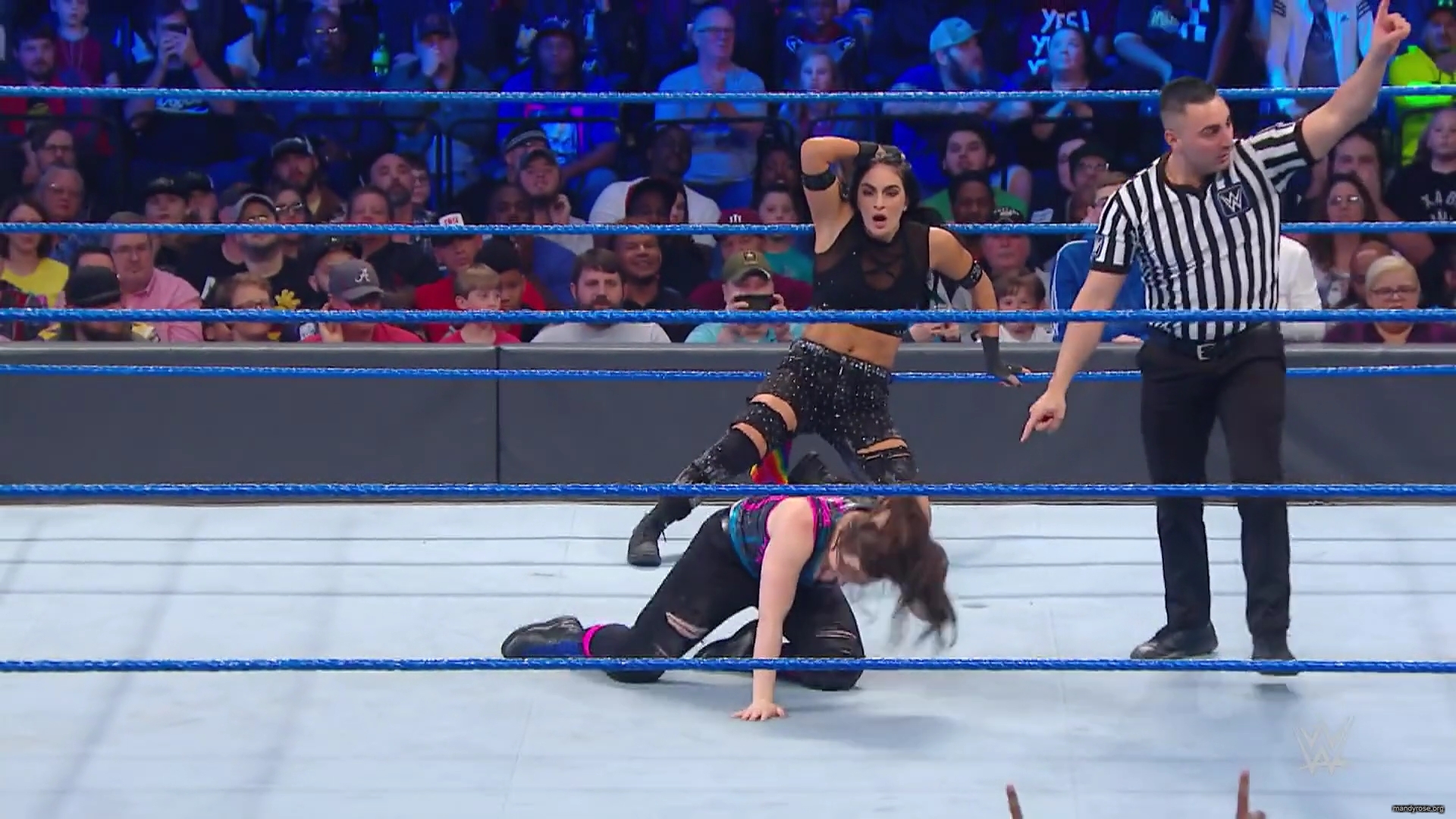 WWE_Friday_Night_Smackdown_2019_11_29_1080p_HDTV_x264-ACES_mkv0189.jpg