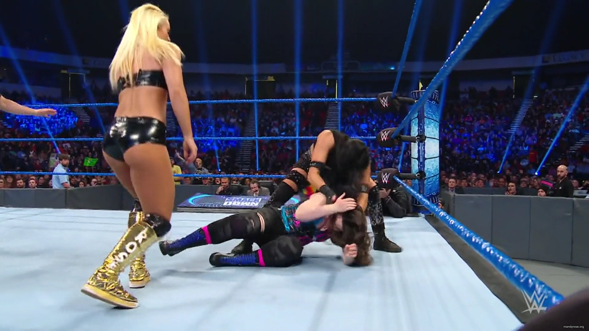 WWE_Friday_Night_Smackdown_2019_11_29_1080p_HDTV_x264-ACES_mkv0201.jpg