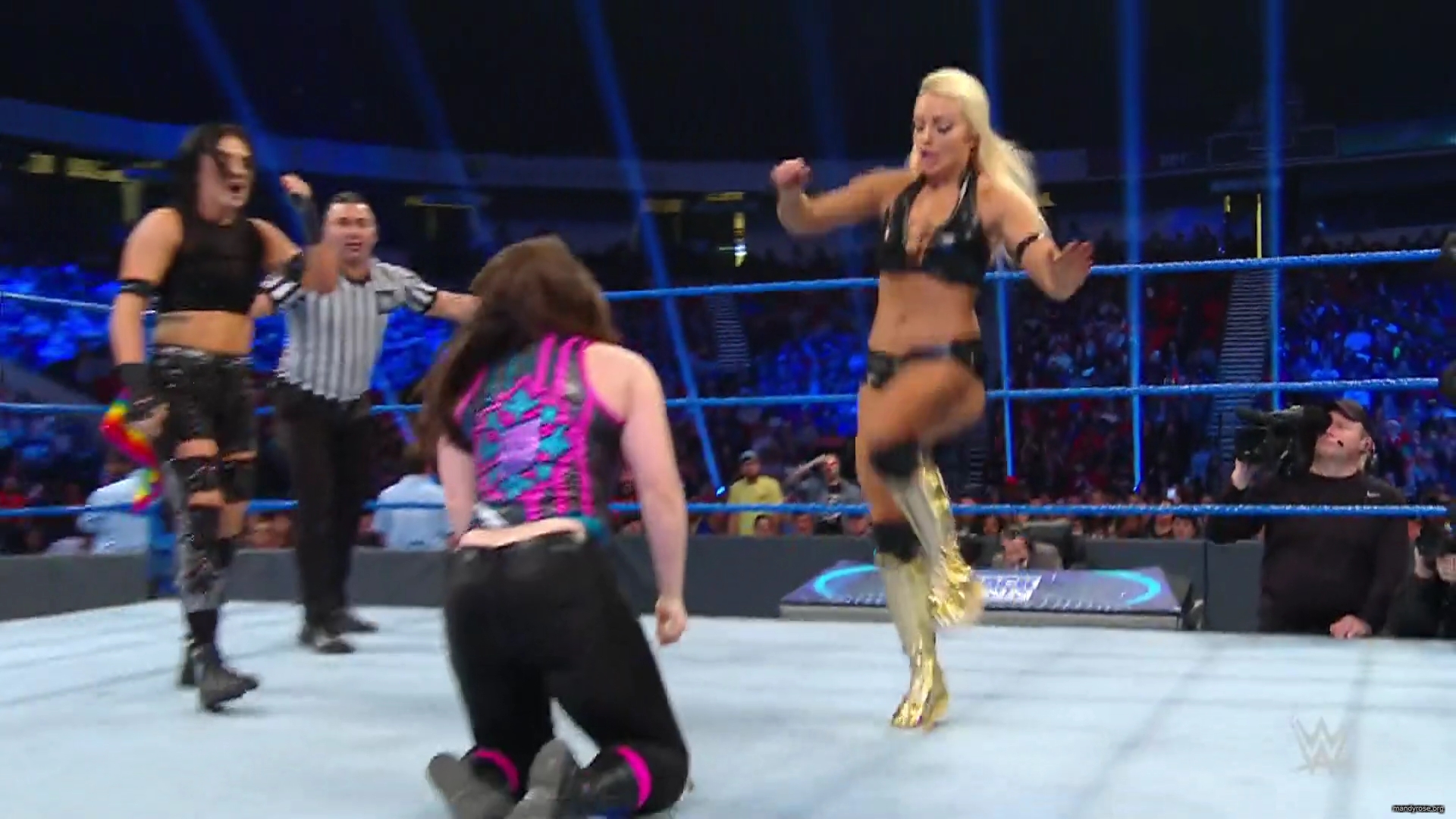 WWE_Friday_Night_Smackdown_2019_11_29_1080p_HDTV_x264-ACES_mkv0208.jpg