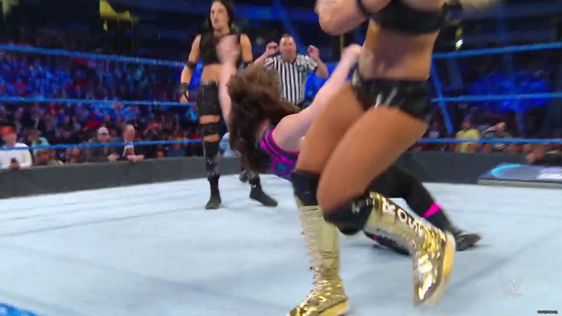 WWE_Friday_Night_Smackdown_2019_11_29_1080p_HDTV_x264-ACES_mkv0209.jpg