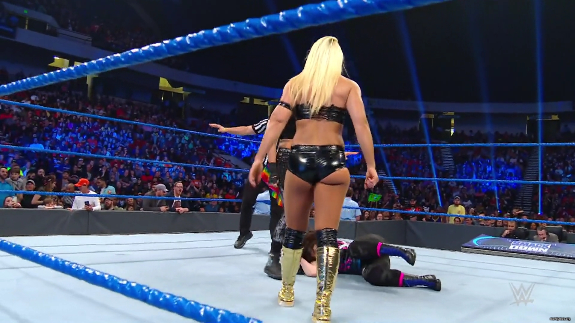 WWE_Friday_Night_Smackdown_2019_11_29_1080p_HDTV_x264-ACES_mkv0213.jpg