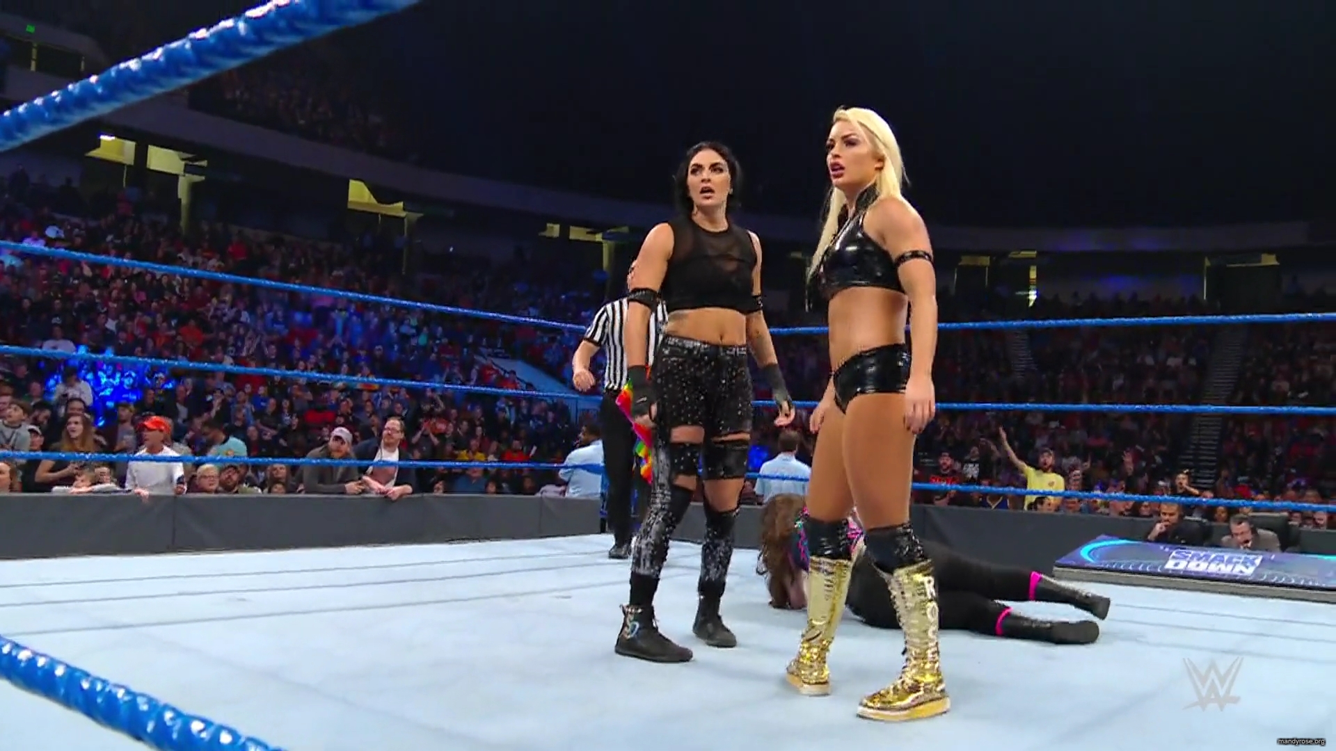 WWE_Friday_Night_Smackdown_2019_11_29_1080p_HDTV_x264-ACES_mkv0215.jpg