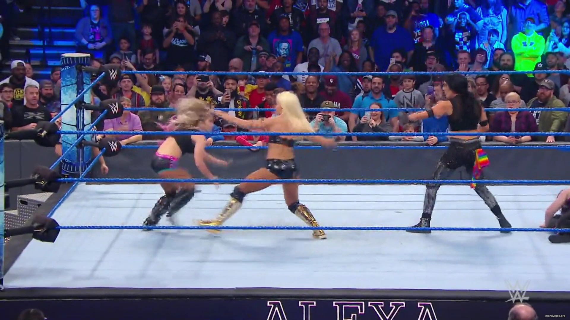 WWE_Friday_Night_Smackdown_2019_11_29_1080p_HDTV_x264-ACES_mkv0223.jpg
