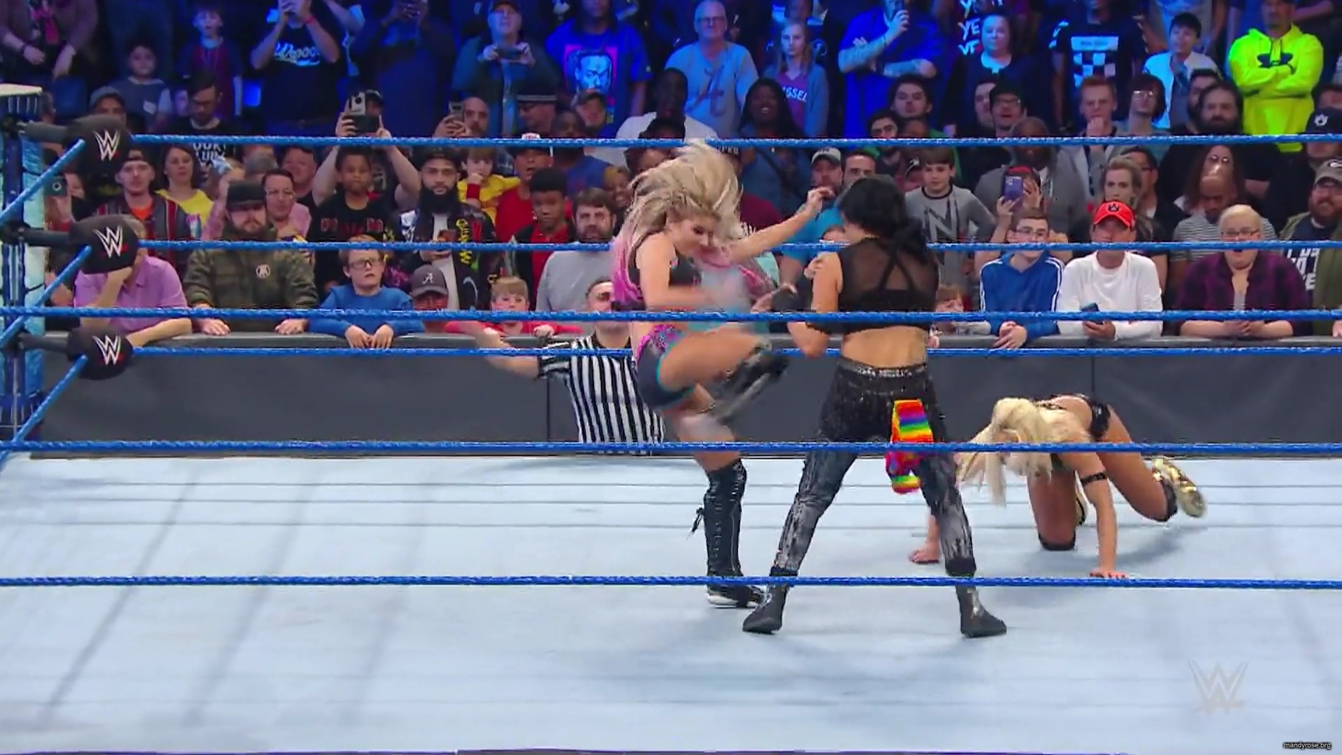 WWE_Friday_Night_Smackdown_2019_11_29_1080p_HDTV_x264-ACES_mkv0228.jpg