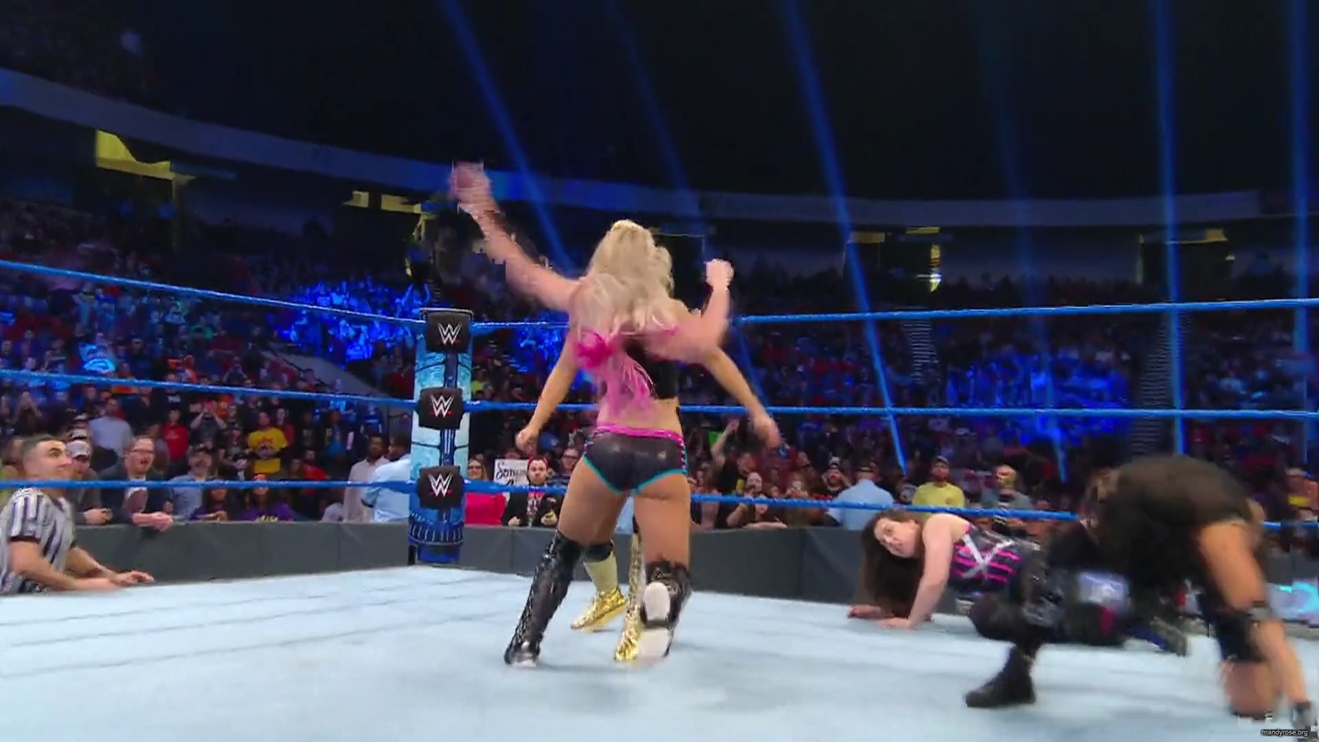 WWE_Friday_Night_Smackdown_2019_11_29_1080p_HDTV_x264-ACES_mkv0230.jpg