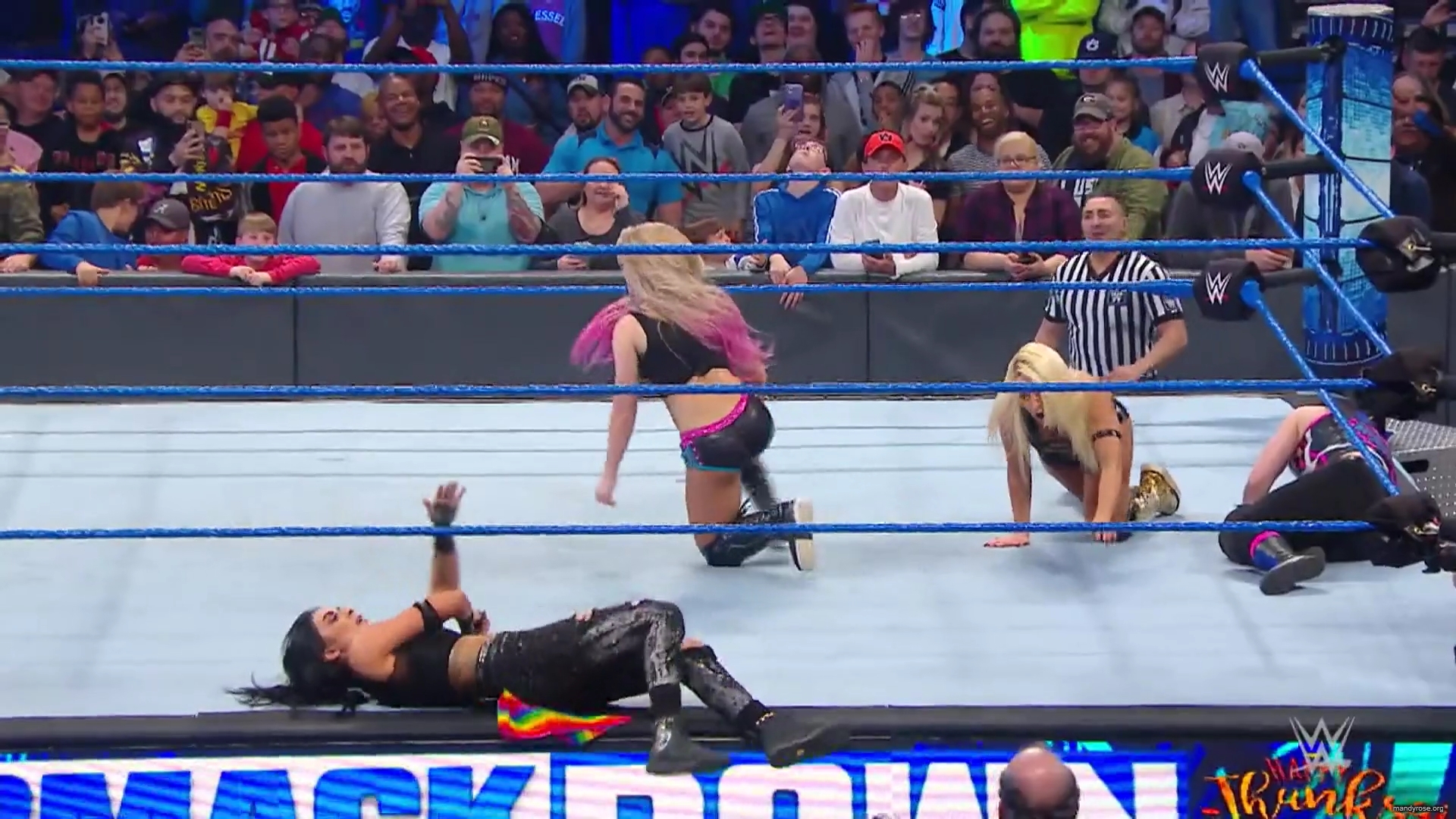 WWE_Friday_Night_Smackdown_2019_11_29_1080p_HDTV_x264-ACES_mkv0235.jpg