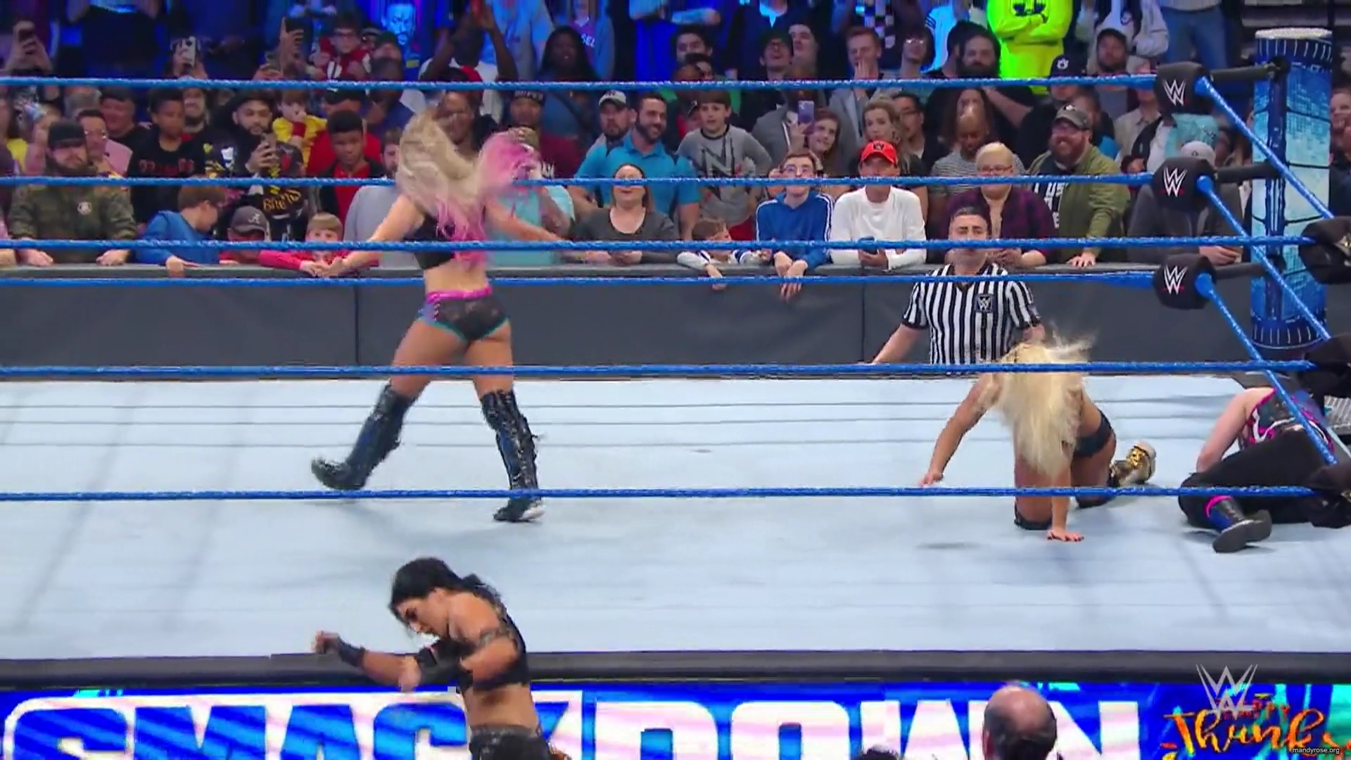 WWE_Friday_Night_Smackdown_2019_11_29_1080p_HDTV_x264-ACES_mkv0236.jpg