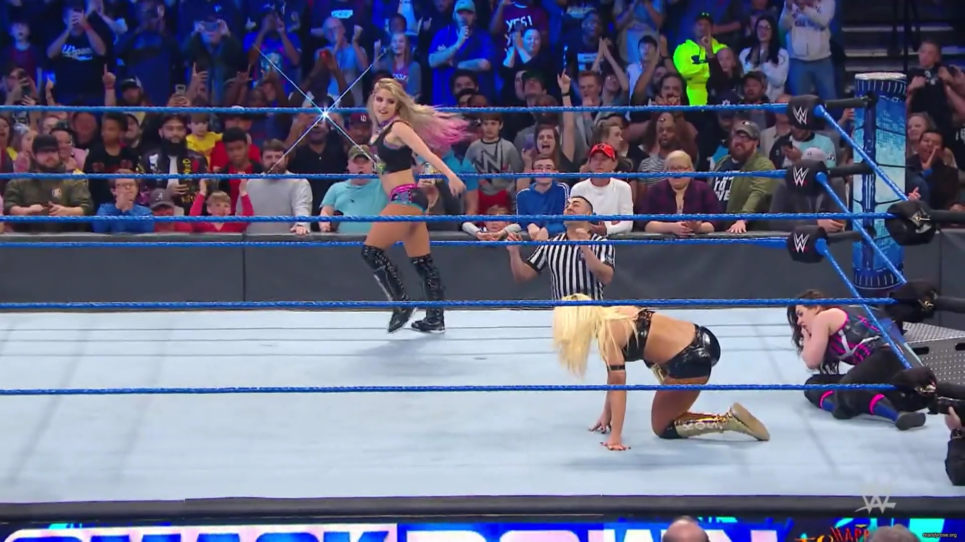 WWE_Friday_Night_Smackdown_2019_11_29_1080p_HDTV_x264-ACES_mkv0240.jpg